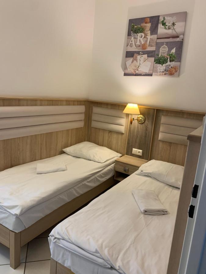 Lotos Hotel Rawicz ภายนอก รูปภาพ